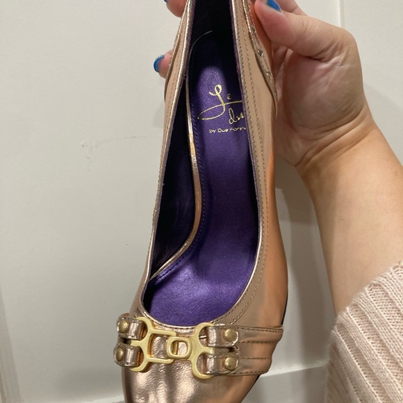 Le Due Sorelle Boutique Metallic Gold Heels - Picture 5 of 6